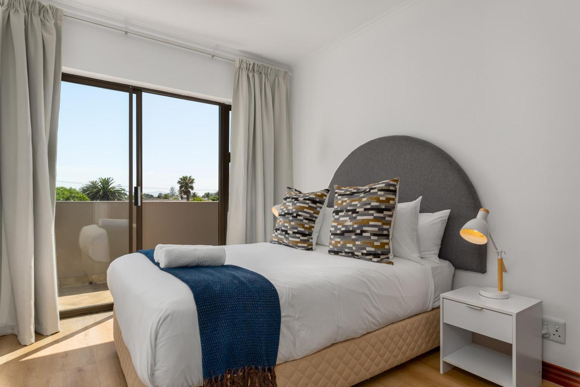 Bay Breeze - Waves Edge Apartment *
