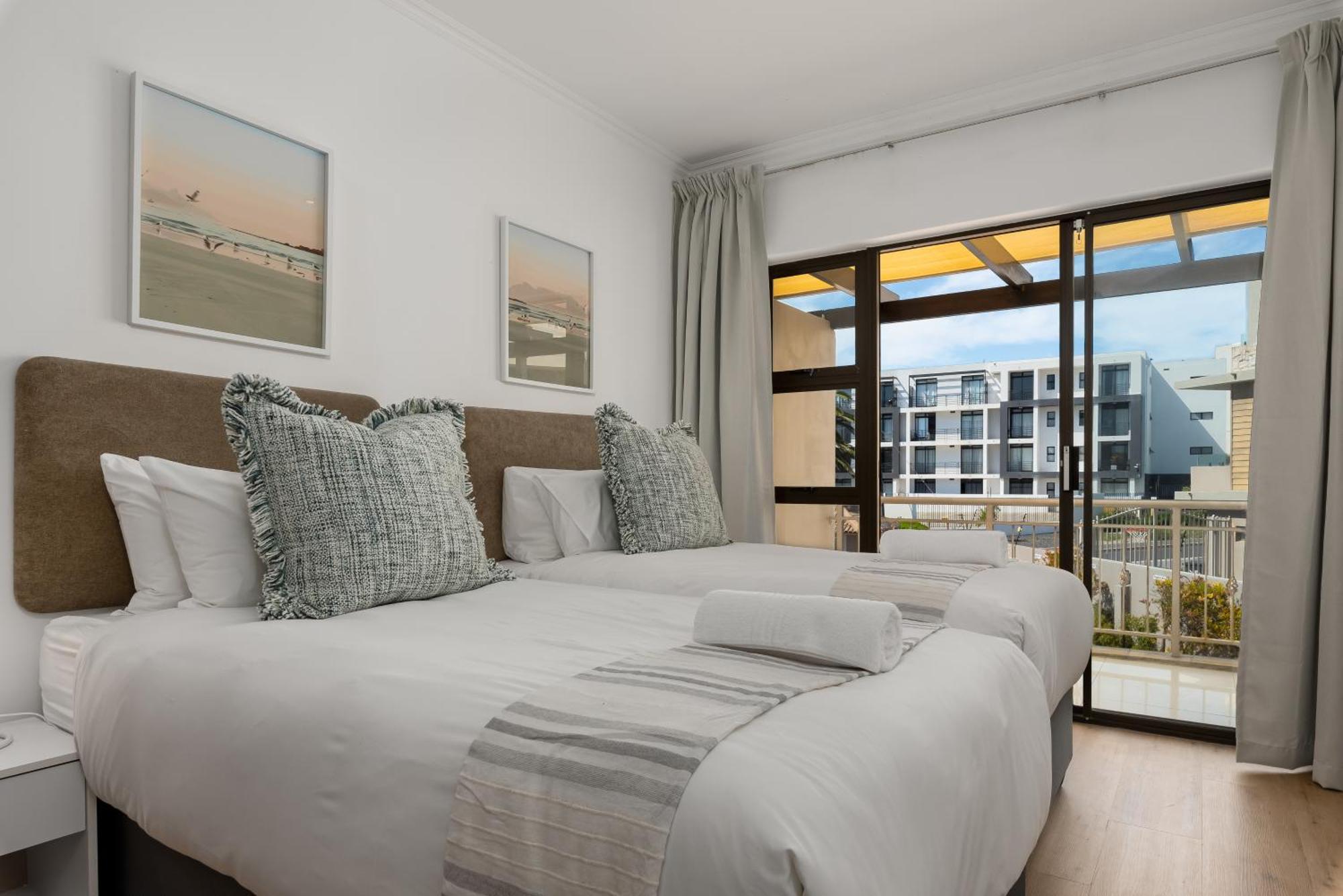 Bay Breeze - Waves Edge Apartment